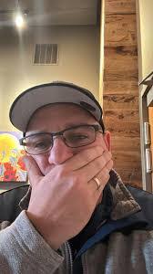 Andrew Vanderlinden's Instagram, Twitter & Facebook