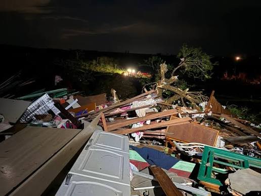 🌪️ TORNADO DEIXA CASAS COMPLETAMENTE DESTRUÍDAS EM GIRUÁ-RS | 28/07/2026 A passagem do tornado deixou um cenário de devastação no interior de Giruá (RS). A força dos ventos destruiu completamente algumas casas,