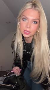 Spontaneous Night Out: Partying with Friends