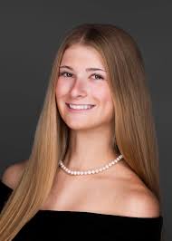 It is our pleasure to introduce Miss Carly Ann Chase, daughter of Mr. and  Mrs. Peter Eugene Chase. She is escorted by Casen Grant Reedy, son of Mr.  and Mrs. Shane Reedy.