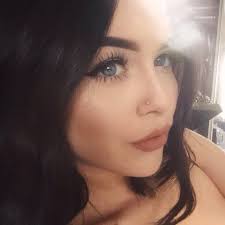 I M Not Sure What The Nose Piercing Is Called It Has A Specific Name But It Looks Great Cute Nose Piercings Nose Piercing Nose Piercing Stud