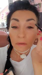 Podkład, puder, róż i już 🥰 Zapraszam na makijaż letni #autopromocja  #MakijażDojrzałejKobiety #PięknoBezMetryki #KobietaZKlasą #Makijaż50Plus  #DoświadczenieMaZnaczenie #MakijażNaNowo