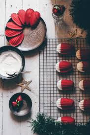 Rosemary Strawberry Madeleines With White Chocolate Madeline Cookies Madeleine Recipe Madeleine