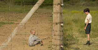 The boy in the striped pyjamas) ist ein britischer film aus dem jahr 2008 von mark herman, der auf der gleichnamigen romanvorlage von john boyne basiert. Der Junge Im Gestreiften Pyjama Film Trailer Kritik