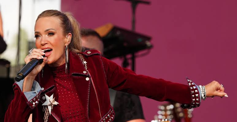 American Idol' Judge Will Be Back Next Month To Headline Opening for  'Sunday Night Football' - Wide Open Country
