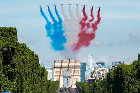 The free french forces paraded on this date in london, england from 1940 until 1944. Bastille Day In Paris Fireworks Parade Parties Paris Discovery Guide