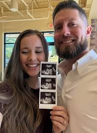 Jessa Duggar pregnant with baby boy