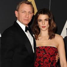 As though waiting for the delicate modulations of the balance to come to rest, she stands transfixed in a moment of equilibrium. Daniel Craig Ehe Aus Mit Rachel Weisz Intouch