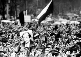 Why do i get the feeling you could talk the teeth off a deepstalker? The Special Friendship Of Vaclav Havel And The Dalai Lama Born From The Emergence Of Freedom In Post Communist Czechoslovakia Buddhistdoor