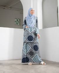 Kurung kedah moden cgo kurung moden azizah. Baju Kurung Kedah Atiyya Navy Blue Muslimahclothing Com