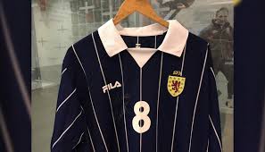 Official licensee to the scottish fa for retro football shirts. Scotland Football Shirt Signed By Paul Lambert Charitystars