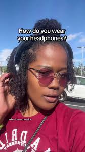 Cómo llevar auriculares con el cabello suelto