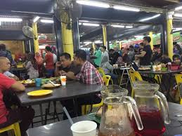 Tidak sukar sebenarnya untuk mencari tempat makan ini. Crowded Restaurant Bild Von Medan Ikan Bakar Muara Sungai Duyung Melaka Tripadvisor