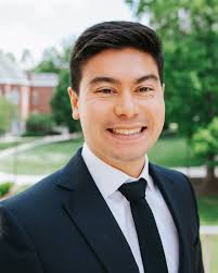 When Chris Nadeau left active duty with the Coast Guard, he was ready to  shift gears—and the UK Gatton MBA was the perfect next step. With its  strong ties to the Kentucky