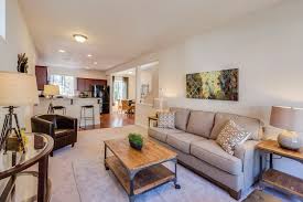 Ruang keluarga menjadi bagian rumah yang cukup menyita pikiran nih. 5 Pilihan Warna Cat Terbaik Untuk Ruang Keluarga Menurut Para Ahli Halaman All Kompas Com