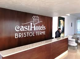 Rezervari bilete avion pentru bristol, marea britanie, bilete de avion low cost din bucuresti si alte detalii legate de zobor pe www.xfly.ro. Bristol