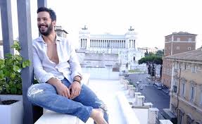 She first appeared in tv series such as küçük hanımmeandan. Baris Arduc Mert Mutluluk Maskesiyle Geziyor Magazin Haberleri Ntv
