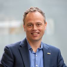 Improving the Efficiency of Trucks via CV2X Connectivity