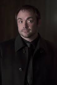 Aku rasa pelakon yang main watak Crowley tu selalu buat dialog sendiri,  sebab seronok je dengar dia bercakap : r/Supernatural