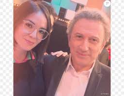 25,613 likes · 1,698 talking about this. Agathe Auproux Cyril Hanouna It S Only Tv Columnist Television Png 950x730px Watercolor Cartoon Flower Frame Heart