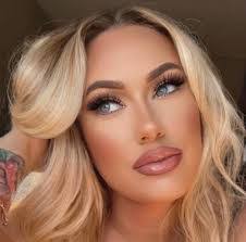 Amy So's Instagram, Twitter & Facebook