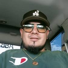 Yo viendo a mi jefa haciéndole Tinguililingui a otro bebé