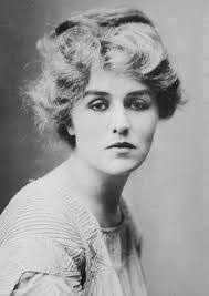 Jane Heap's Instagram, Twitter & Facebook