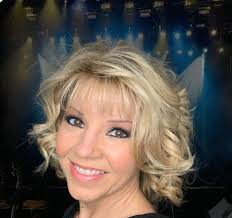 Bluegrass legend Rhonda Vincent with Country legend Jeannie Seely.