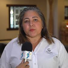 Quando o(a) trabalhador(a) danifica o uniforme de trabalho, ele deve pagar  pelo prejuízo?, O juiz do trabalho Márcio Camelo esclarece a dúvida da  funcionária do ramo de hotelaria, Socorro Alencar., ...