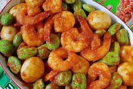 Ratakan sambal dan tabur dengan ikan bilis goreng dan hirisan daun bawang. Resepi Sambal Udang Telur Puyuh