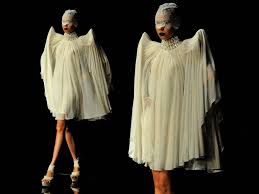 Ezra Santos In Dubai Haute Couture Avant Garde Collection In Philippine Fashion Week Spring Summer 2012 Fashion Philippines Fashion Angel Outfit