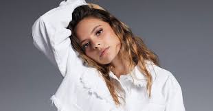 Francesca michielin & fedez] call me by name only when i'll have lost my words i know that deep down ending up here alone in this place has amazed us both but then again, if you don't find me Bio Francesca Michielin