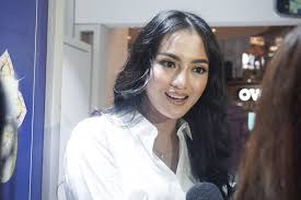 Kabar tersebut dibenarkan oleh mawardi selaku kepala kantor urusan agama (kua), tanah abang, jakarta pusat. Saat Ririn Ekawati Ditangkap Polisi Temukan 30 Butir Happy Five Halaman All Kompas Com