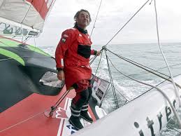 Yannick bestaven (48 ans) est une figure expérimentée de la course au large, reconnu par ses pairs, avec un palmarès océanique complet. Xvegqlulipcixm