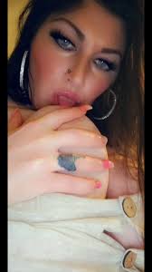 Mizz Erotique – MOMMAS BOY