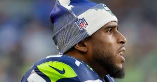 Seahawks' Bobby Wagner, Pete Carroll share 'moment of appreciation'