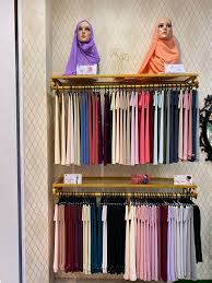 Kerja keras dan kesungguhan sepanjang menakhoda perniagaan stokis naelofar hijab (nh) selama ini nyata berbaloi buat noraidah baharuddin apabila namanya tersenarai sebagai top 30 daripada 700 stokis berdaftar di seluruh negara awal tahun ini. Naelofar Hijab Has Moved To A Bigger Wangsa Walk Mall Facebook