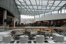 A budapesti tetőterasz növényesítését modern kaspókkal álmodta meg a tulajdonosa. Index Kultur Megkerestuk Budapest Legjobb Plazajat