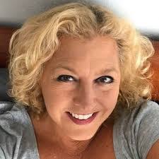 Mary Getty's Instagram, Twitter & Facebook