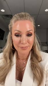 Shari Marcus's Instagram, Twitter & Facebook