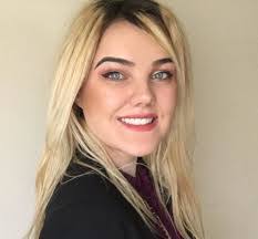 Elizabeth Difonzo's Instagram, Twitter & Facebook