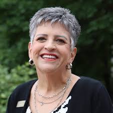 Lori Hedges's Instagram, Twitter & Facebook