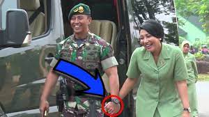 Jul 02, 2021 · berdasarkan data lhkpn yang dilaporkan jenderal andika perkasa kepada komisi pemberantasan korupsi (kpk), terdapat sejumlah bidang tanah dan bangunan yang merupakan hasil hibah. Mesranya Pangkostrad Andika Perkasa Dan Nyonya Hetty Andika Perkasa Youtube