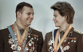 (photo by fox photos/getty images). Foto 2 Jurij Gagarin A Valentina Tereskovova Prvni Muz A Prvni Zena Kteri Se Kdy Podivali Do Vesmiru G Cz