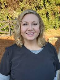 Amy Housworth's Instagram, Twitter & Facebook