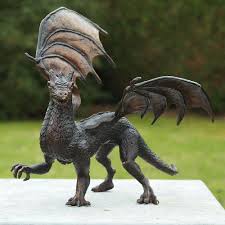 Manche dieser kunststoff tierfiguren können sie auch mit einem extra kaufen, zum beispiel ein bewegungsmelde. Mystische Garten Drachen Figur Aus Bronze