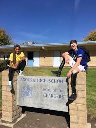 Tara is an american track and field athlete who is also the record holder in the indoor long jump as she broke the record in february 2017. Agoura Athletics On Twitter Celebrities Tara Davis And Hunter Woodhall Stopped By To Check In Chargeon