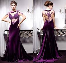 Iddiali Mor Kadife Elbise Modasi Aksamustu Giysileri Elbise Modelleri The Dress