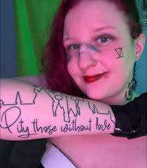 Delaware tattoo artist shares new small tattoo design