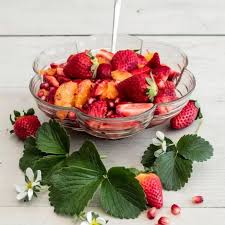 Salade De Fruits A La Mangue Et Au Pitaya En 2020 Salade De Fraises Recette Salade De Fruits Idee Recette Legere